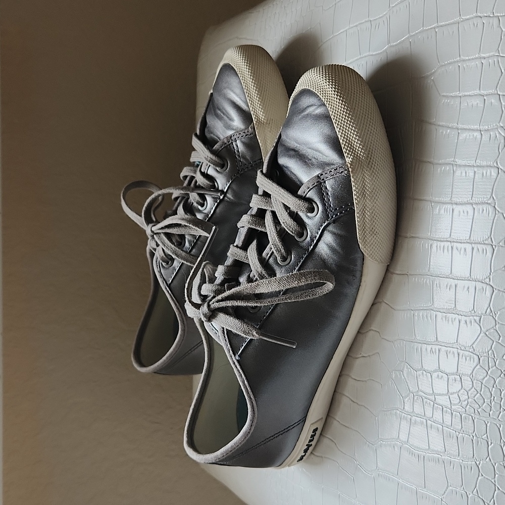 SeaVees Monterey Sneaker in Lunar size 8